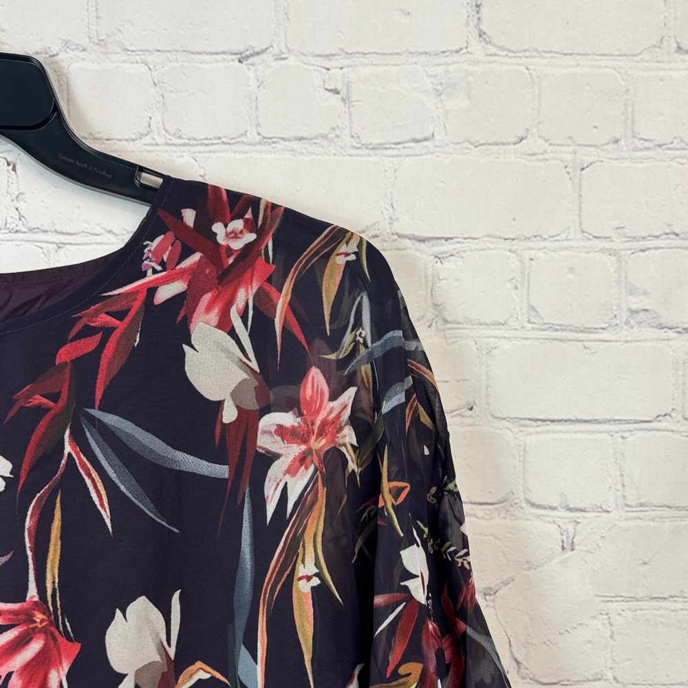 BloomChic Purple Floral Asymmetrical Blouse Plus Size 1X - Picture 3 of 7